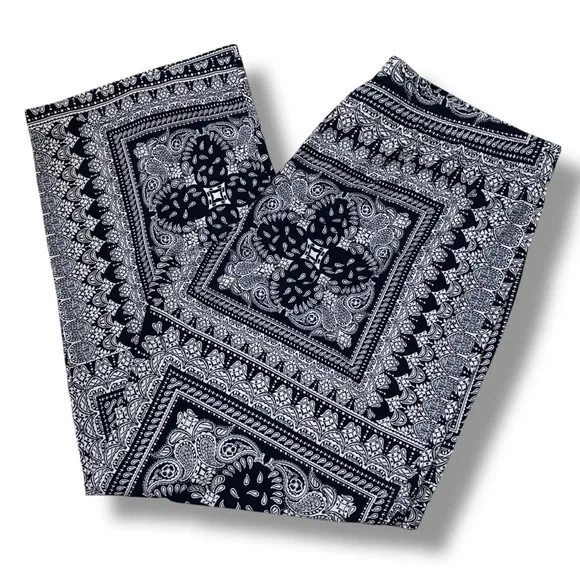 Premise wide leg palazzo pants in a black white paisley floral pattern - Picture 2 of 8